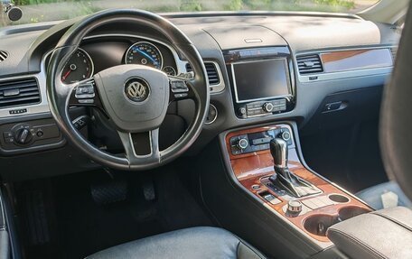 Volkswagen Touareg III, 2011 год, 1 800 000 рублей, 11 фотография