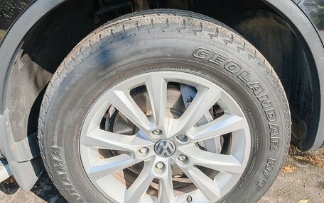 Volkswagen Touareg III, 2011 год, 1 800 000 рублей, 31 фотография