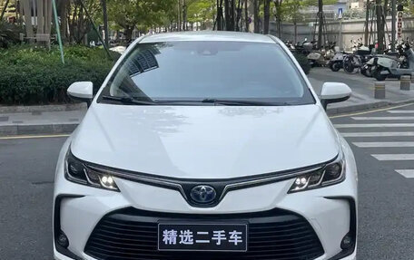 Toyota Corolla, 2022 год, 1 900 100 рублей, 2 фотография