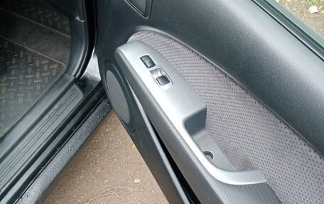 Mitsubishi Outlander III рестайлинг 3, 2003 год, 680 000 рублей, 4 фотография