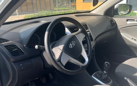 Hyundai Solaris II рестайлинг, 2012 год, 570 000 рублей, 8 фотография