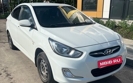 Hyundai Solaris II рестайлинг, 2012 год, 570 000 рублей, 3 фотография