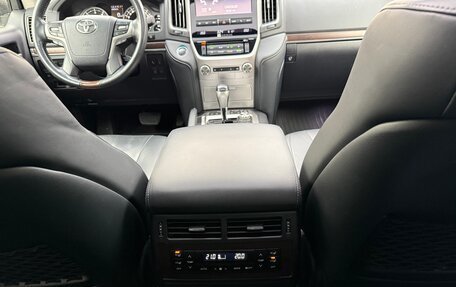 Toyota Land Cruiser 200, 2016 год, 5 959 000 рублей, 24 фотография
