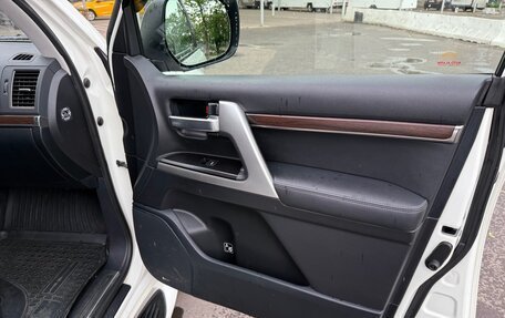 Toyota Land Cruiser 200, 2016 год, 5 959 000 рублей, 21 фотография