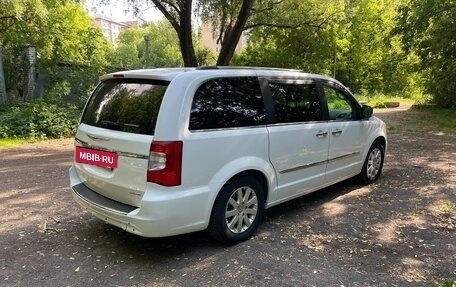 Chrysler Voyager IV, 2014 год, 2 400 000 рублей, 6 фотография