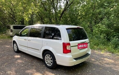 Chrysler Voyager IV, 2014 год, 2 400 000 рублей, 4 фотография