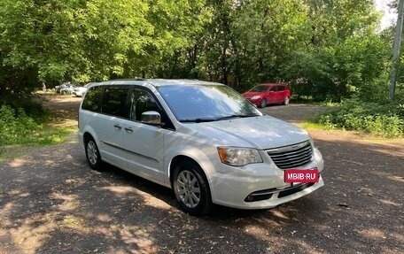 Chrysler Voyager IV, 2014 год, 2 400 000 рублей, 8 фотография