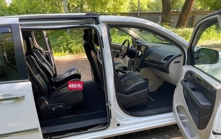 Chrysler Voyager IV, 2014 год, 2 400 000 рублей, 28 фотография