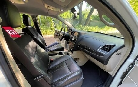 Chrysler Voyager IV, 2014 год, 2 400 000 рублей, 30 фотография