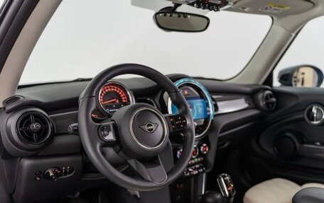 MINI Hatch, 2021 год, 3 000 000 рублей, 14 фотография