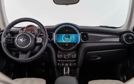 MINI Hatch, 2021 год, 3 000 000 рублей, 15 фотография