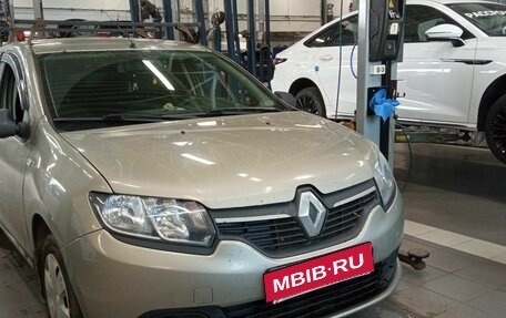 Renault Logan II, 2015 год, 510 000 рублей, 2 фотография