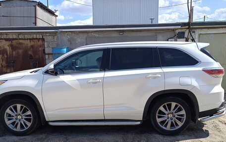 Toyota Highlander III, 2014 год, 3 199 000 рублей, 1 фотография