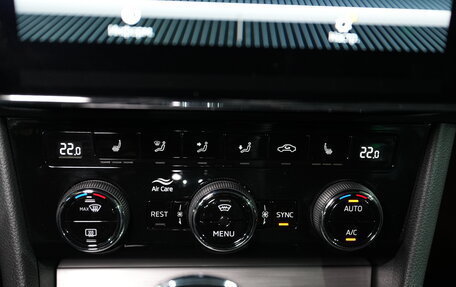 Skoda Superb III рестайлинг, 2020 год, 3 030 000 рублей, 20 фотография