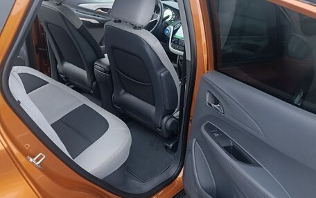 Chevrolet Bolt, 2017 год, 1 680 000 рублей, 6 фотография