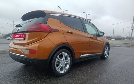 Chevrolet Bolt, 2017 год, 1 680 000 рублей, 24 фотография
