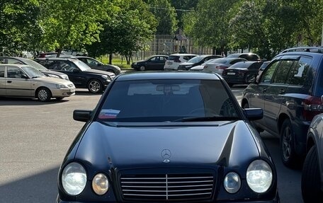 Mercedes-Benz E-Класс, 1996 год, 310 000 рублей, 6 фотография