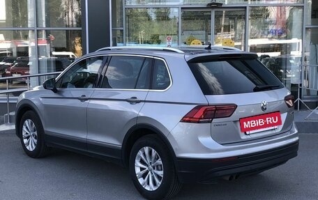 Volkswagen Tiguan II, 2018 год, 2 420 000 рублей, 7 фотография