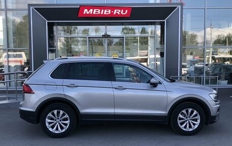 Volkswagen Tiguan II, 2018 год, 2 420 000 рублей, 4 фотография