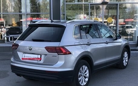 Volkswagen Tiguan II, 2018 год, 2 420 000 рублей, 5 фотография