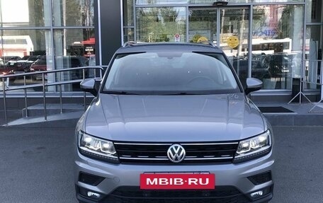 Volkswagen Tiguan II, 2018 год, 2 420 000 рублей, 2 фотография