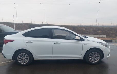 Hyundai Solaris II рестайлинг, 2017 год, 970 000 рублей, 10 фотография