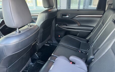 Toyota Highlander III, 2014 год, 2 900 000 рублей, 13 фотография