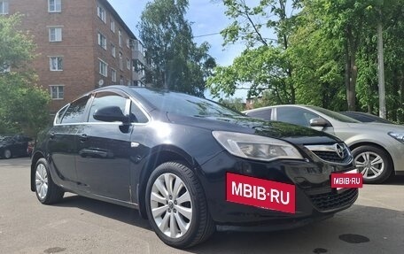 Opel Astra J, 2011 год, 700 000 рублей, 2 фотография