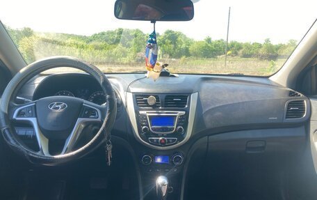 Hyundai Solaris II рестайлинг, 2011 год, 550 000 рублей, 7 фотография