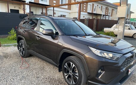Toyota RAV4, 2020 год, 3 500 000 рублей, 2 фотография
