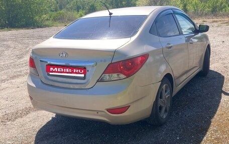 Hyundai Solaris II рестайлинг, 2011 год, 550 000 рублей, 6 фотография
