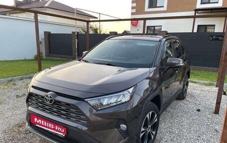 Toyota RAV4, 2020 год, 3 500 000 рублей, 4 фотография