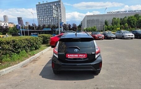 Toyota Prius c I, 2017 год, 1 700 000 рублей, 3 фотография