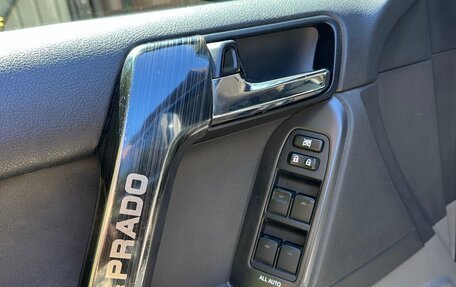 Toyota Land Cruiser Prado 150 рестайлинг 2, 2011 год, 2 100 000 рублей, 11 фотография