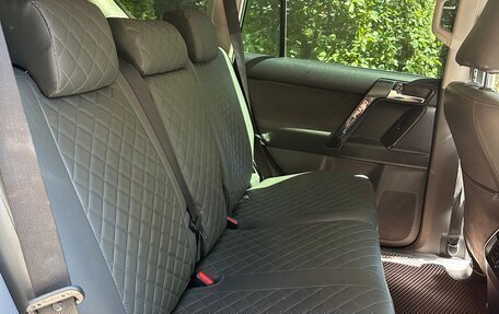 Toyota Land Cruiser Prado 150 рестайлинг 2, 2011 год, 2 100 000 рублей, 13 фотография