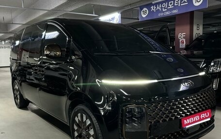 Hyundai Staria, 2022 год, 5 250 000 рублей, 2 фотография