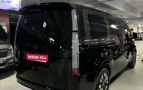 Hyundai Staria, 2022 год, 5 250 000 рублей, 17 фотография