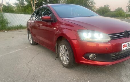 Volkswagen Polo VI (EU Market), 2011 год, 670 000 рублей, 2 фотография