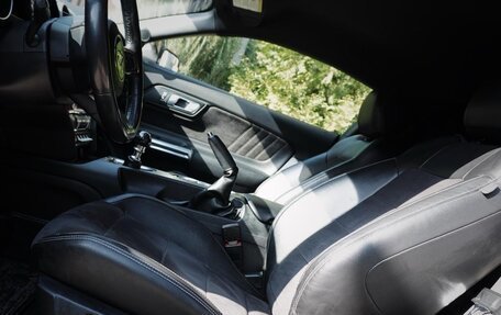 Ford Mustang VI рестайлинг, 2018 год, 2 300 000 рублей, 5 фотография