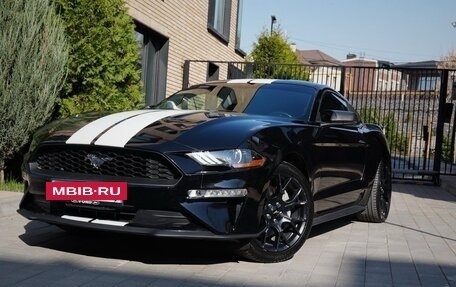 Ford Mustang VI рестайлинг, 2018 год, 2 300 000 рублей, 2 фотография