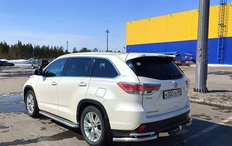 Toyota Highlander III, 2014 год, 3 199 000 рублей, 2 фотография