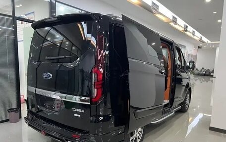 Ford Tourneo Custom I рестайлинг, 2024 год, 5 760 000 рублей, 6 фотография