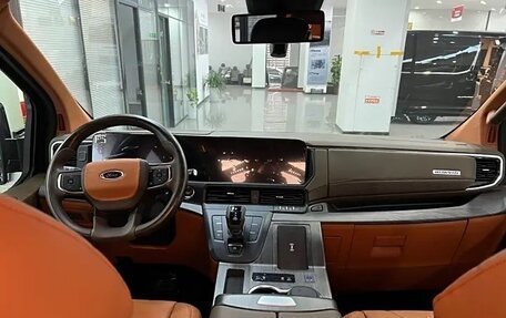 Ford Tourneo Custom I рестайлинг, 2024 год, 5 760 000 рублей, 10 фотография