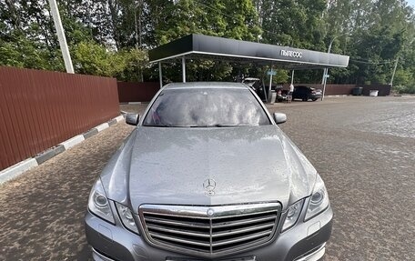 Mercedes-Benz E-Класс, 2010 год, 1 550 000 рублей, 3 фотография