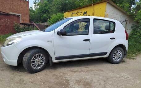 Renault Sandero I, 2013 год, 750 000 рублей, 4 фотография