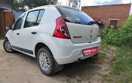 Renault Sandero I, 2013 год, 750 000 рублей, 3 фотография