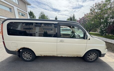 Honda Stepwgn II рестайлинг, 2002 год, 650 000 рублей, 2 фотография