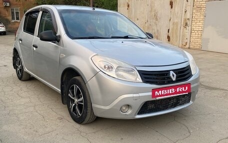 Renault Sandero I, 2013 год, 650 000 рублей, 2 фотография