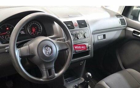 Volkswagen Touran III, 2012 год, 999 000 рублей, 6 фотография