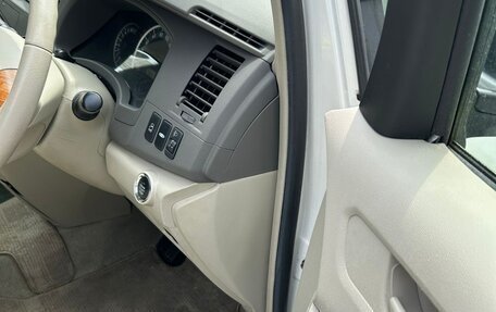 Toyota ISis I, 2010 год, 1 250 000 рублей, 5 фотография